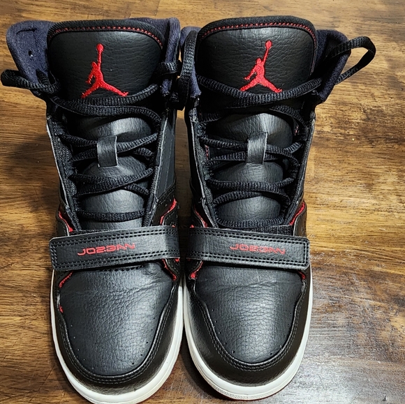 Nike Air Jordan 1 Flight Strap Black/Gym Red Size 6Y-fits Men's 6 & Women's 7.5 - Picture 4 of 7